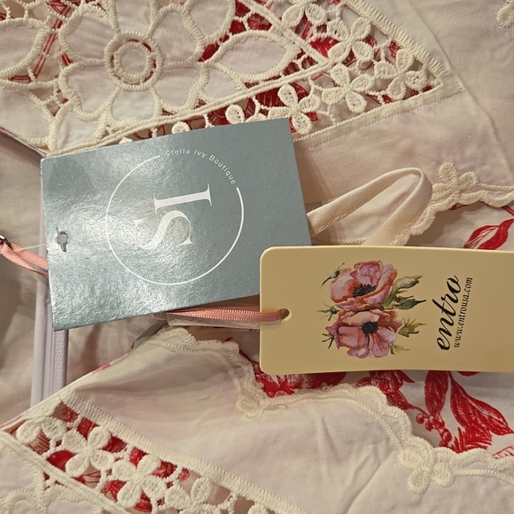 Entro Ivy Floral Top- Magenta Size Small - Picture 6 of 8